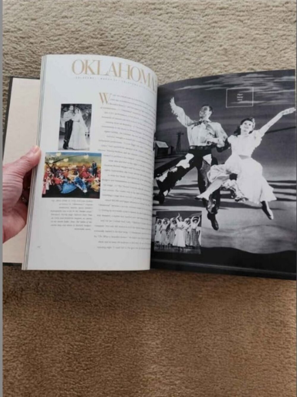 1993 USPS Elvis Presley Commemorative Stamp Collection and Book - Picture 3 of 6